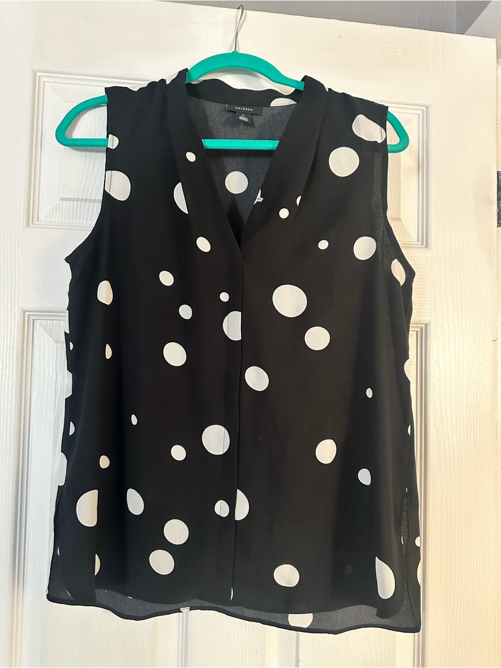Halogen Black Sleeveless V-Neck Polka Dot Top Medium